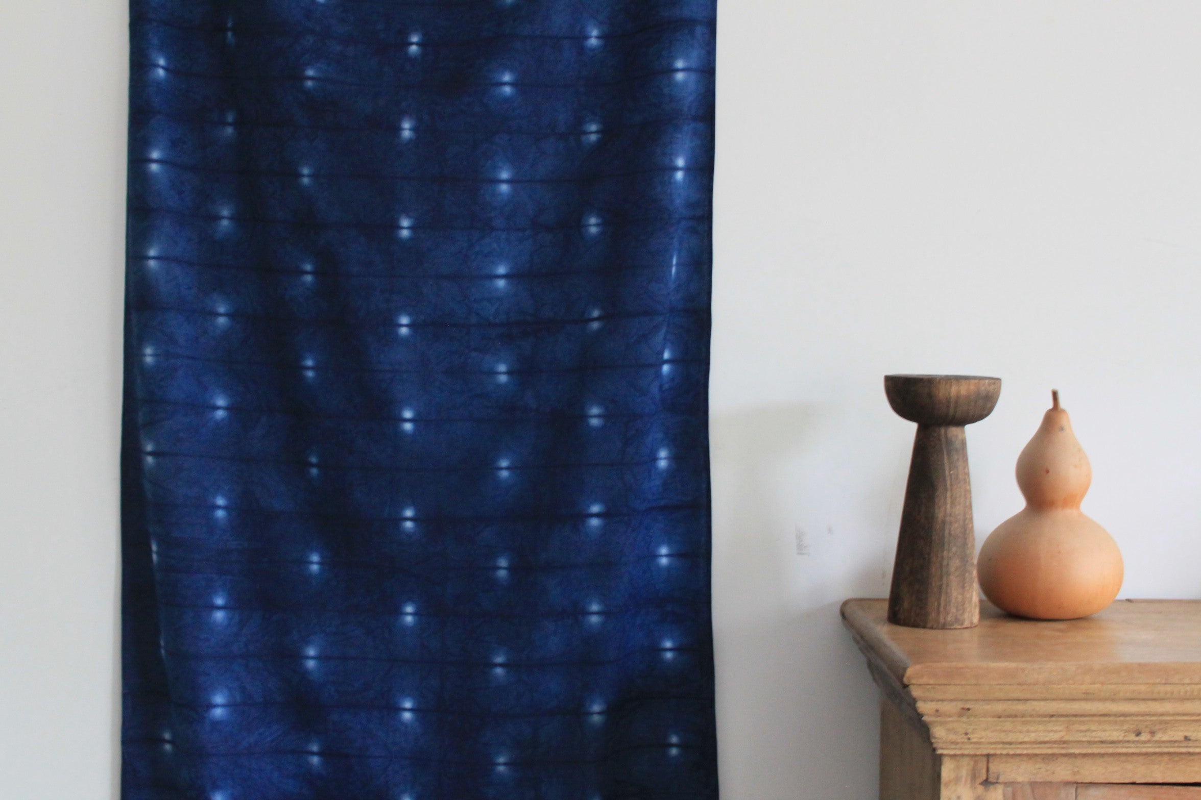 Foulard en coton biologique -indigo- motif "luciole" - 200x70cm
