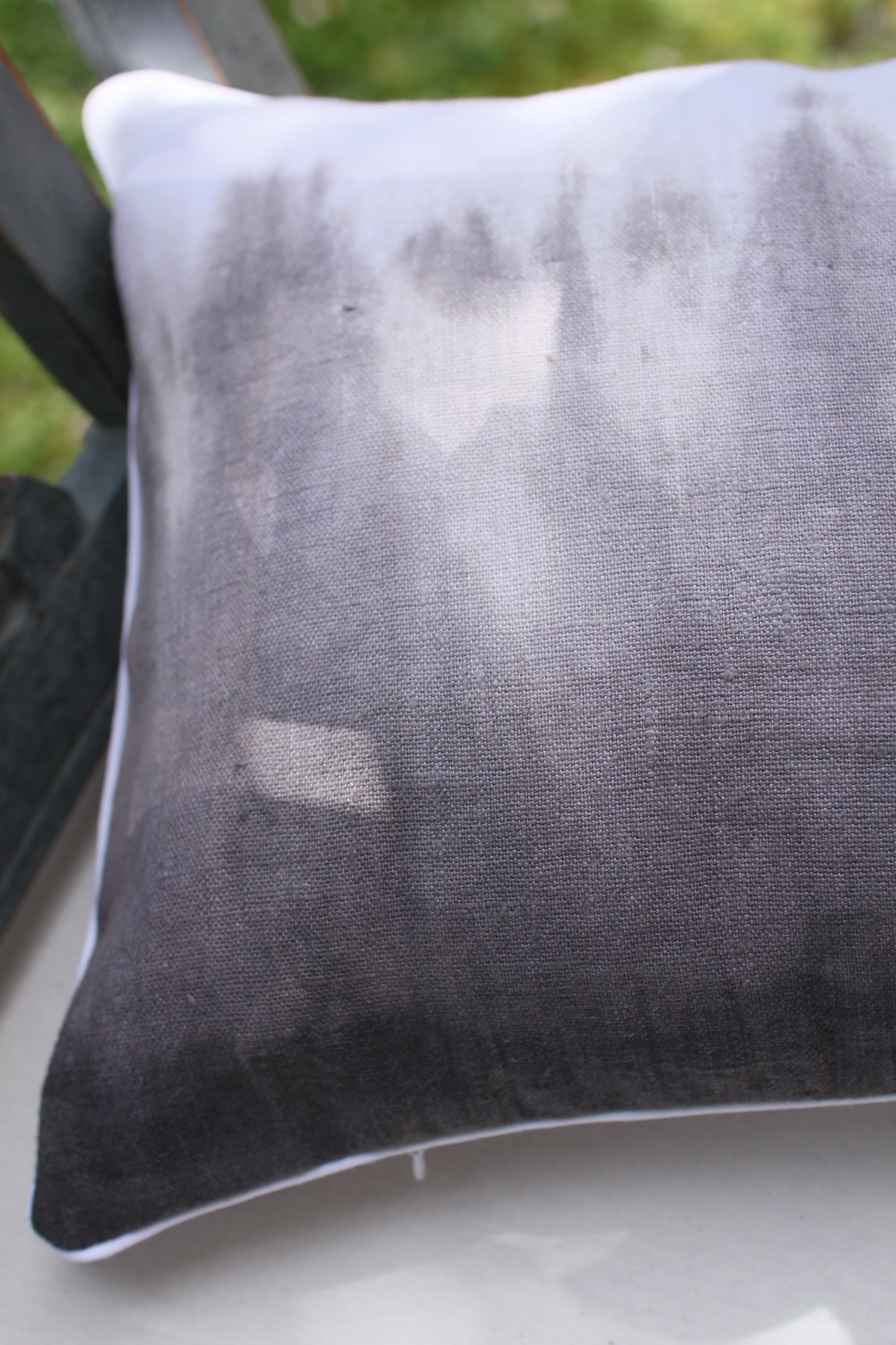 Housse de coussin 30 X 50 - nuances de gris / motif tie&dye
