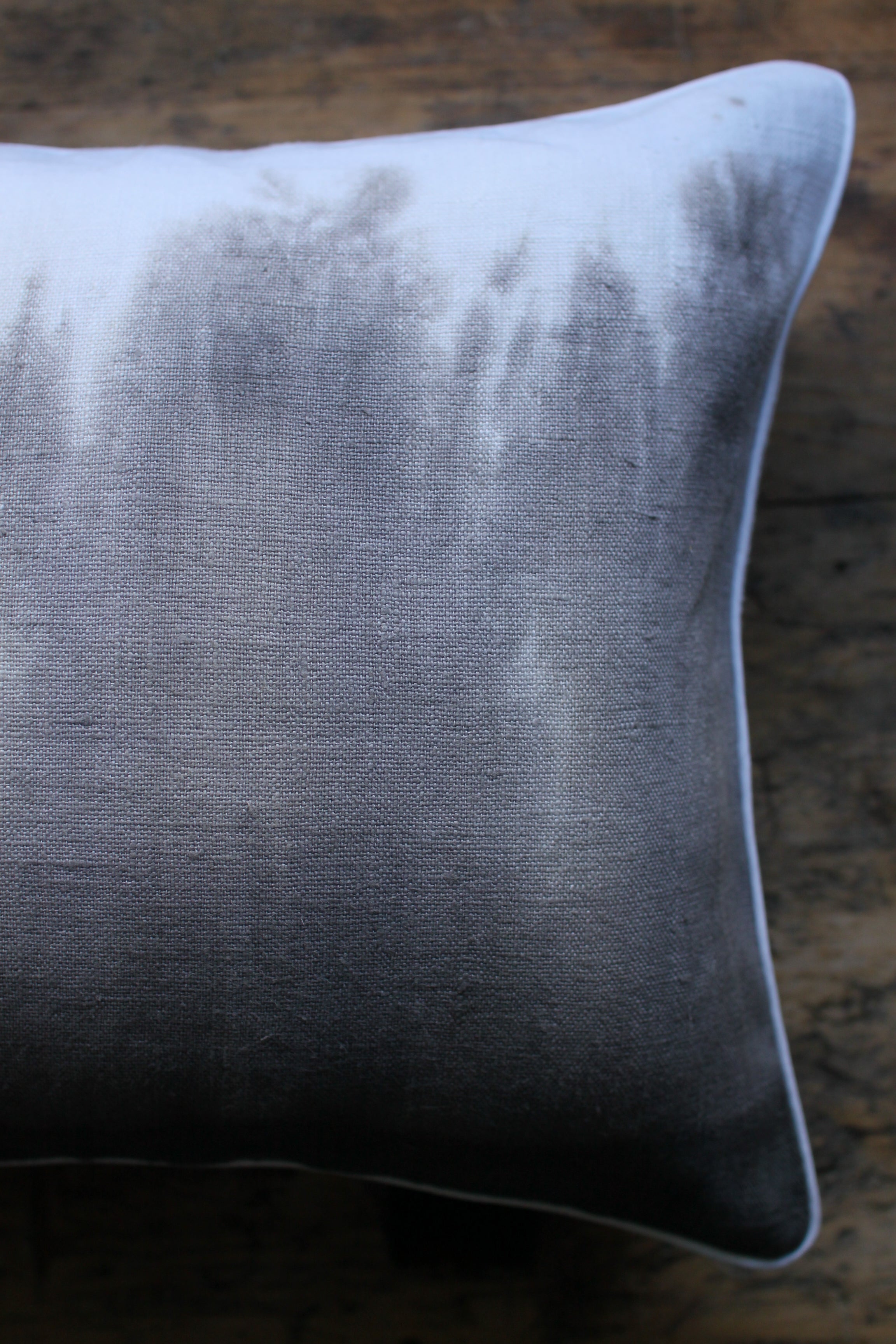 Housse de coussin 30 X 50 - nuances de gris / motif tie&dye